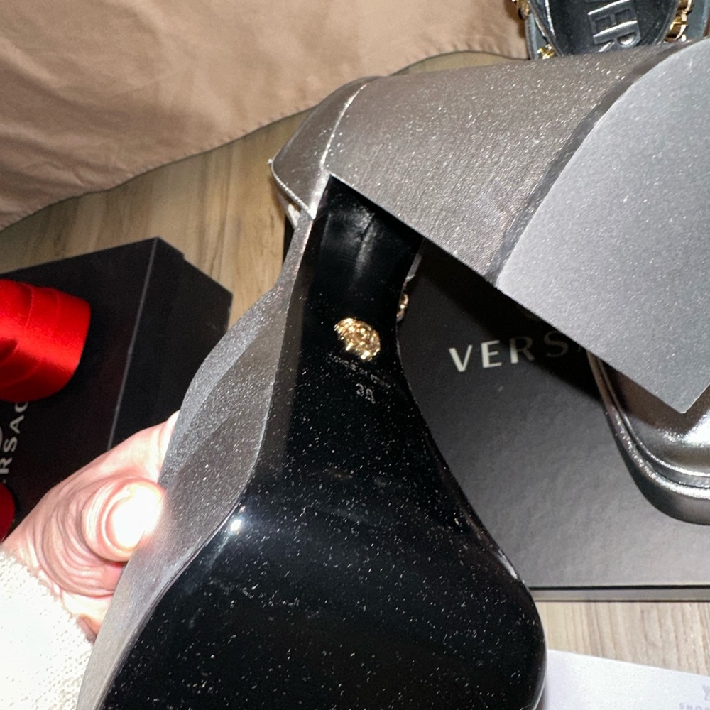 Versace platform heels - Picture 3 of 3